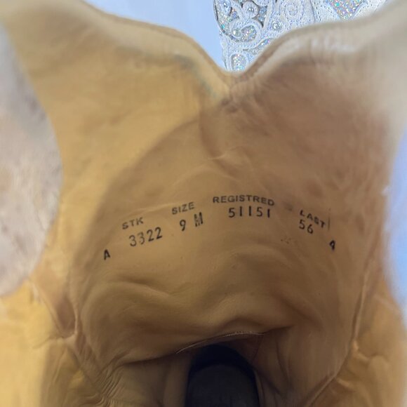 WOMEN'S WHITE GLITTERED INLAY AND CRYSTALS SNIP COWBOY BOOT 9M - Picture 11 of 16